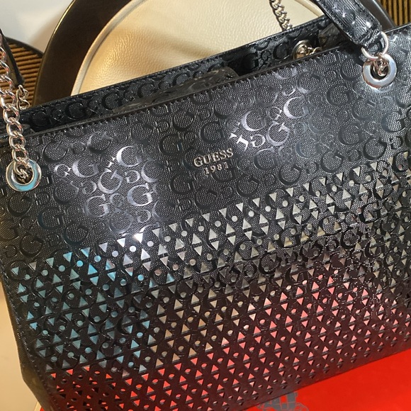 Guess bag brand new. - Picture 2 of 8